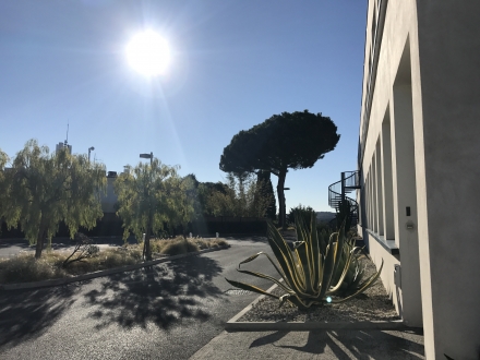 Situation et locaux - BUREAU D'ETUDES ELECTRONIQUES